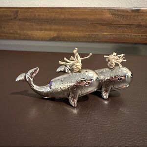 Mud Pie Great Spout Whale Salt & Pepper Silver Toned Metal Shakers 2000s